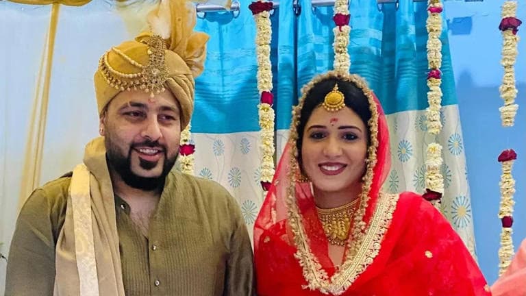 Badshah और Isha Rikhi के रिश्ते में आई दरार? एक्ट्रेस के भावुक पोस्ट ने बढ़ाई चर्चाएं Badshah और Isha Rikhi के रिश्ते में आई दरार? एक्ट्रेस के भावुक पोस्ट ने बढ़ाई चर्चाएं