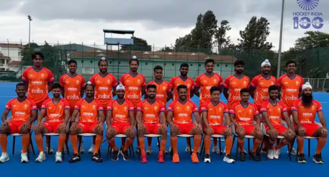 Hockey India ने क्यों बदली टीम इंडिया की जर्सी का रंग? भगवा किट को लेकर दिया बड़ा स्पष्टीकरण Hockey India ने क्यों बदली टीम इंडिया की जर्सी का रंग? भगवा किट को लेकर दिया बड़ा स्पष्टीकरण