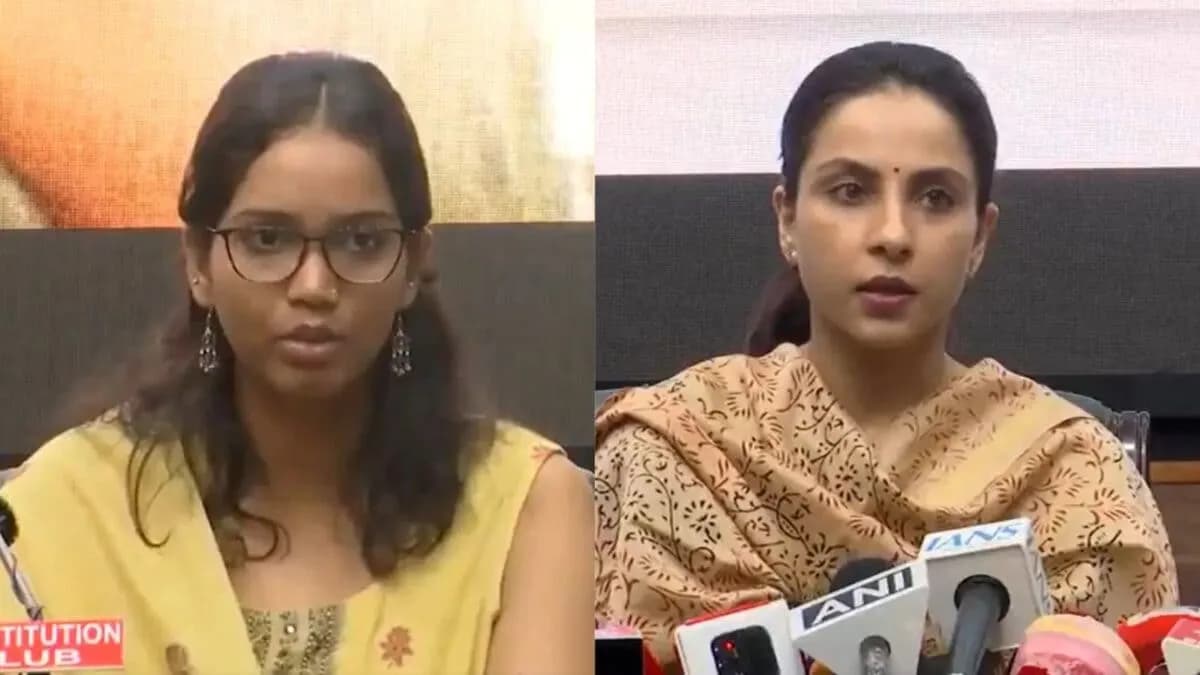 Jantar Mantar Violence: घायल दिल्ली पुलिसकर्मियों के परिवारों का दर्द छलका, बोले- ड्यूटी निभाते हुए झेला हमला Jantar Mantar Violence: घायल दिल्ली पुलिसकर्मियों के परिवारों का दर्द छलका, बोले- ड्यूटी निभाते हुए झेला हमला