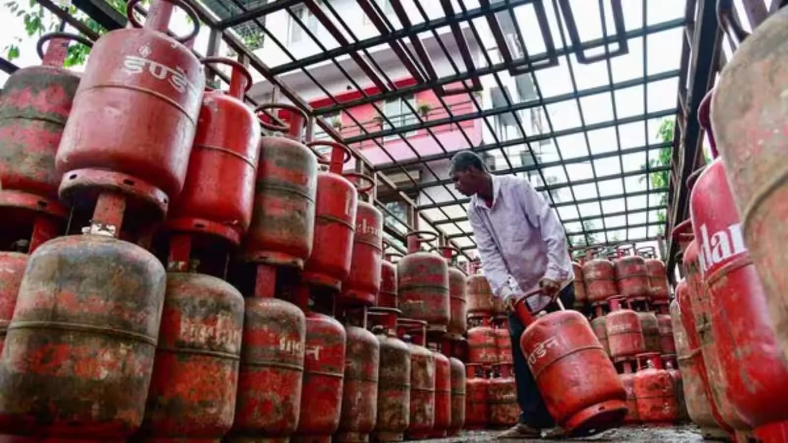 LPG Rate Today on August 14, 2026: घरेलू गैस सिलेंडर के दाम स्थिर, अमेरिका से LPG खरीद बढ़ाएगा भारत LPG Rate Today on August 14, 2026: घरेलू गैस सिलेंडर के दाम स्थिर, अमेरिका से LPG खरीद बढ़ाएगा भारत