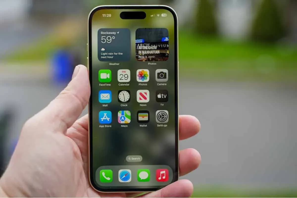 Apple iPhone 15 Refund: खराब फोन और टैम्परिंग विवाद पर Apple को ₹45,500 लौटाने का आदेश Apple iPhone 15 Refund: खराब फोन और टैम्परिंग विवाद पर Apple को ₹45,500 लौटाने का आदेश