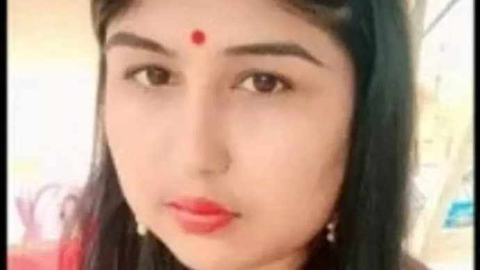 ममता बनर्जी की भतीजी ब्रिस्टी मुखर्जी की बीरभूम स्थित घर में मौत, पुलिस जांच जारी ममता बनर्जी की भतीजी ब्रिस्टी मुखर्जी की बीरभूम स्थित घर में मौत, पुलिस जांच जारी