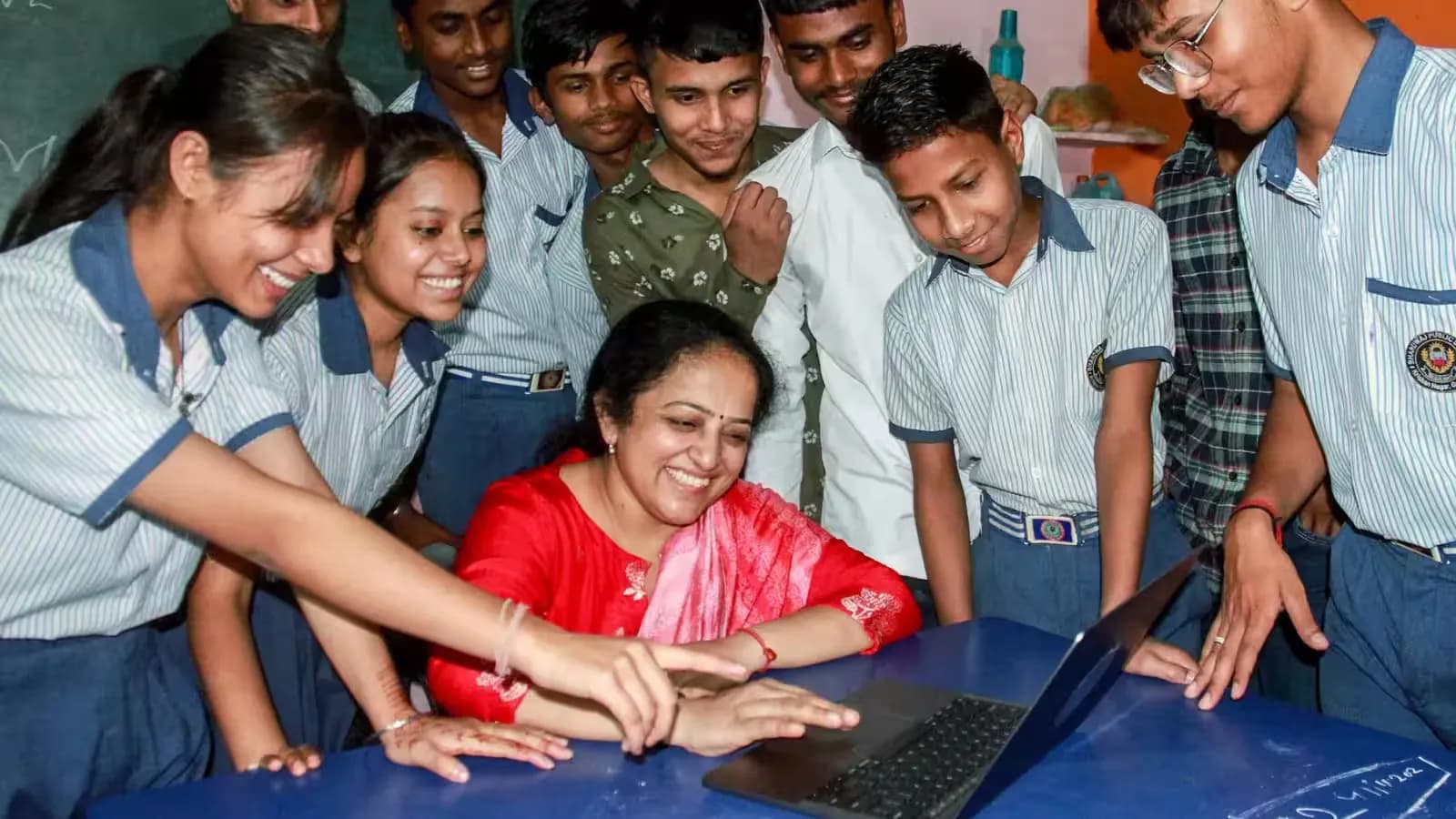 बच्चों की पढ़ाई में बढ़ रहा AI का इस्तेमाल, लेकिन ऑनलाइन सुरक्षा का ध्यान रखना भी जरूरी बच्चों की पढ़ाई में बढ़ रहा AI का इस्तेमाल, लेकिन ऑनलाइन सुरक्षा का ध्यान रखना भी जरूरी
